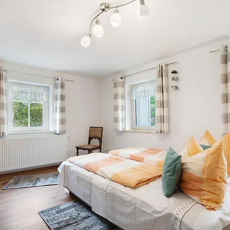 Апартаменты 'am Waldrand' Bad Gottleuba-Berggiesshuebel